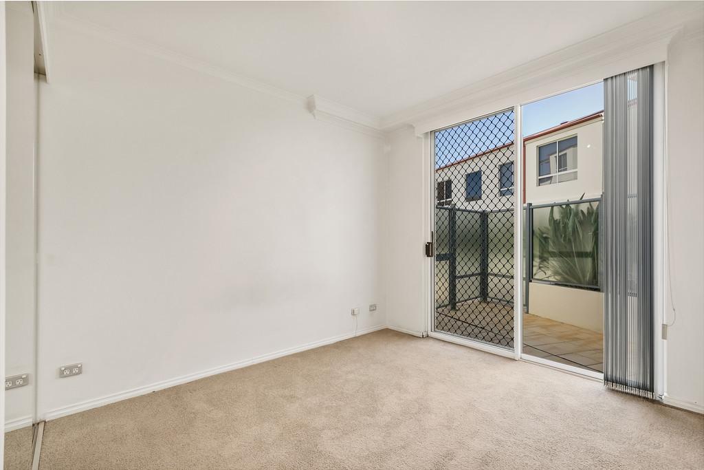 Photo #7: 27/1 Batty Street, Balmain - Leased by Coopers Agency