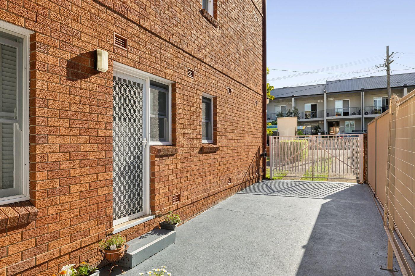 Photo #3: 2/26 Moonbie Street, Summer Hill - Leased by Coopers Agency