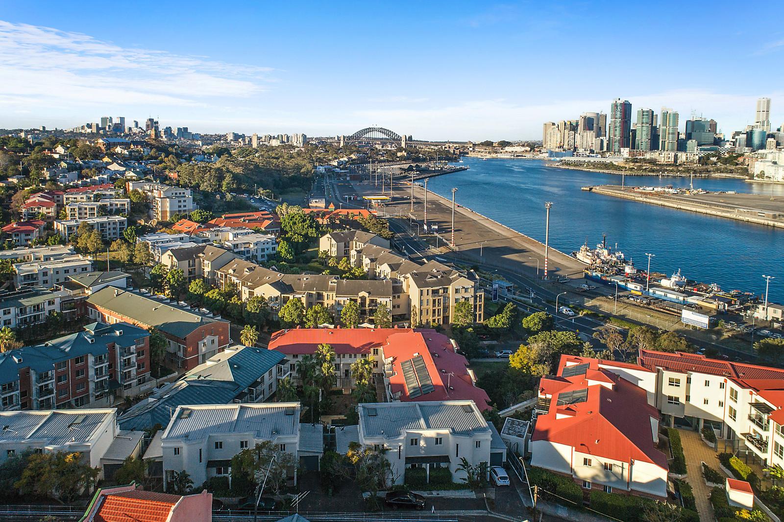 Photo #9: 18 Reynolds Avenue, Balmain - Sold by Coopers Agency