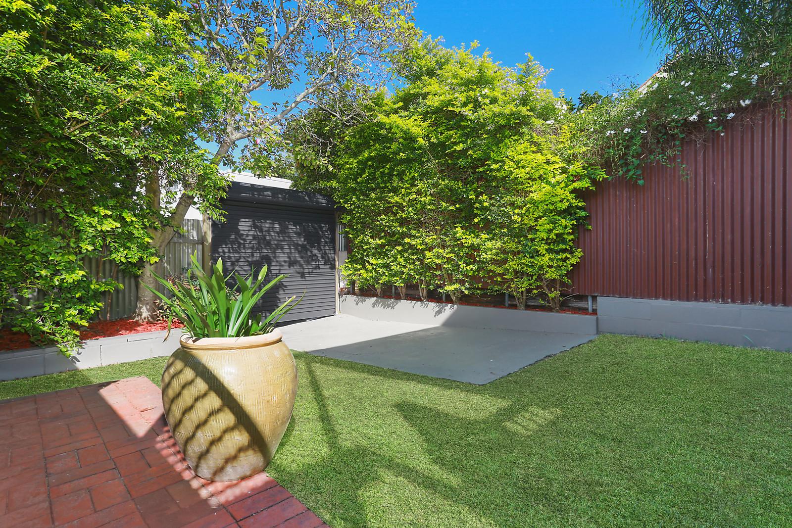 Photo #6: 219 Elswick Street North, Leichhardt - Sold by Coopers Agency