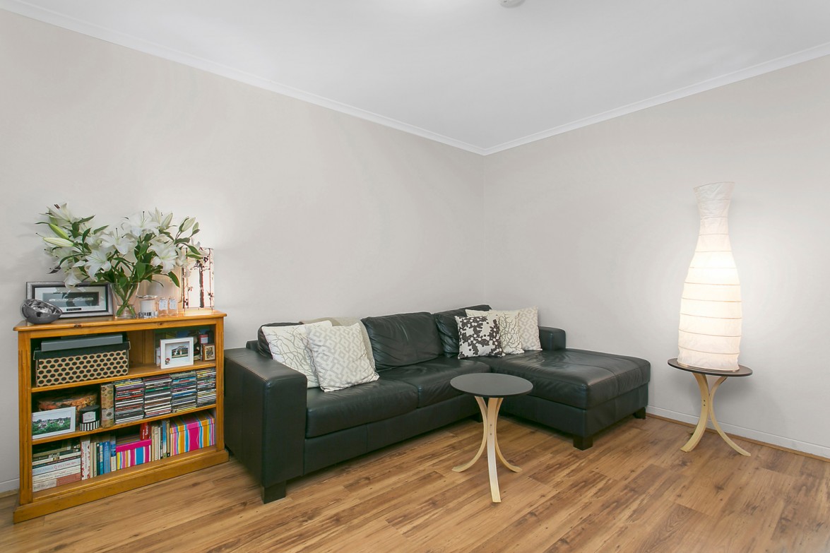 Photo #2: 3/23 Thames Street, Balmain - Sold by Coopers Agency