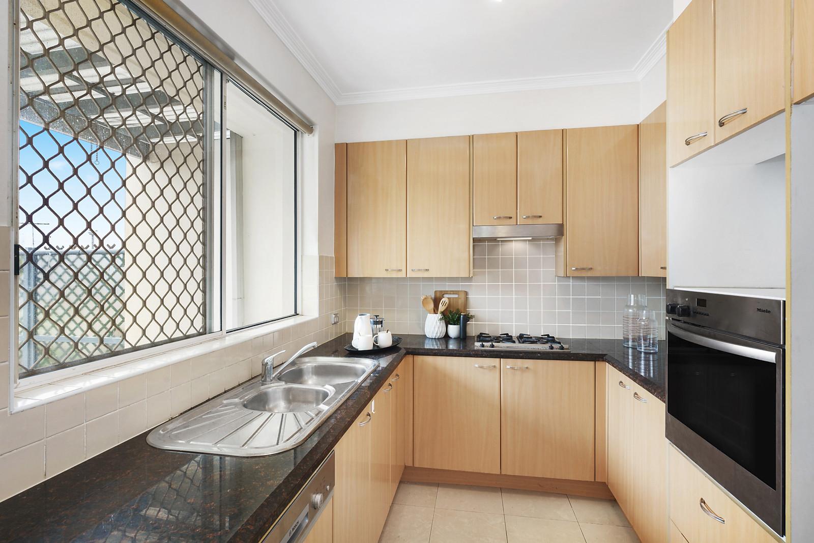 Photo #4: 18 Reynolds Avenue, Balmain - Sold by Coopers Agency