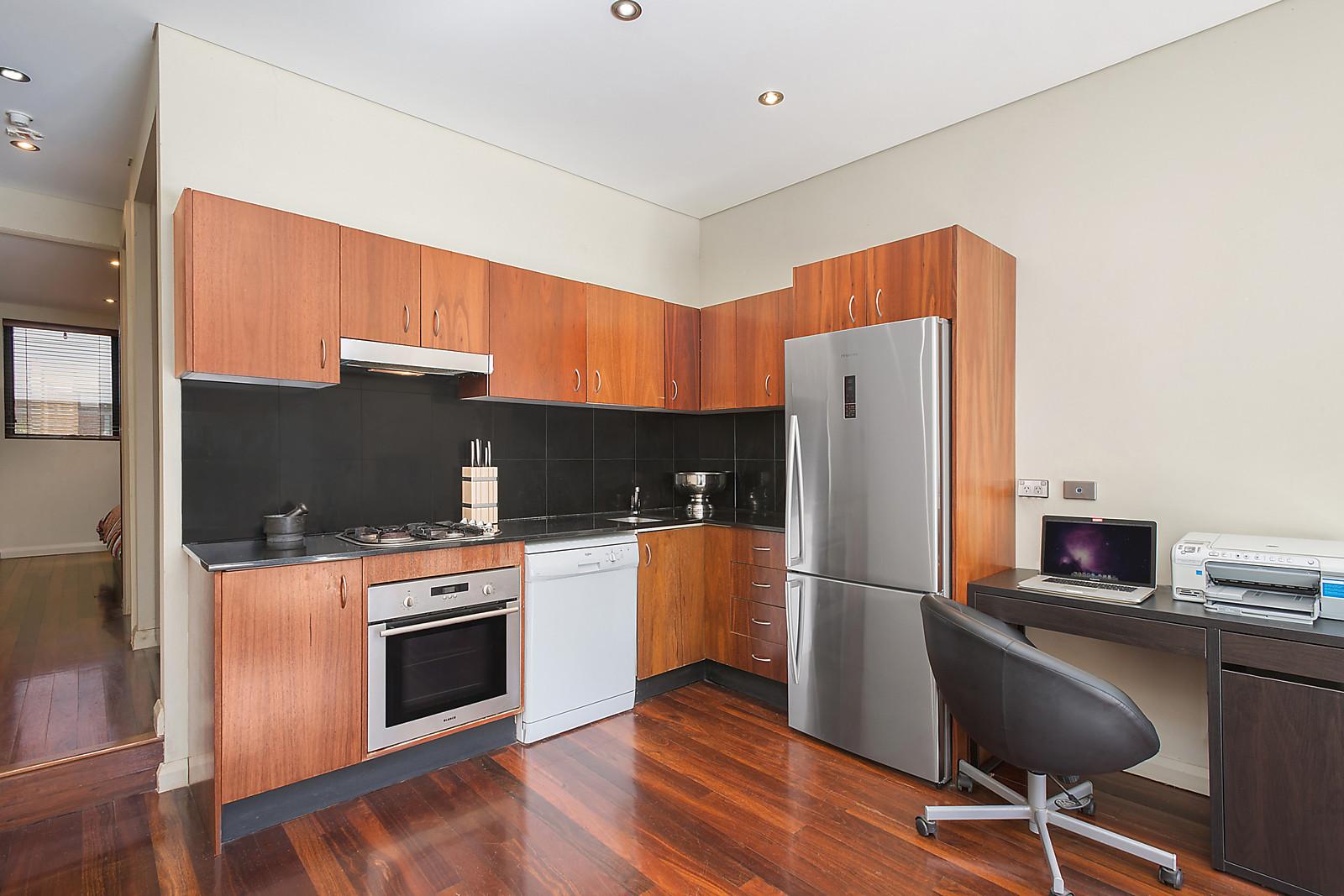 Photo #4: 6/11-23 Hay Street, Leichhardt - Sold by Coopers Agency