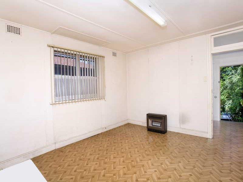 Photo #3: 32 Burt Street, Rozelle - Sold by Coopers Agency