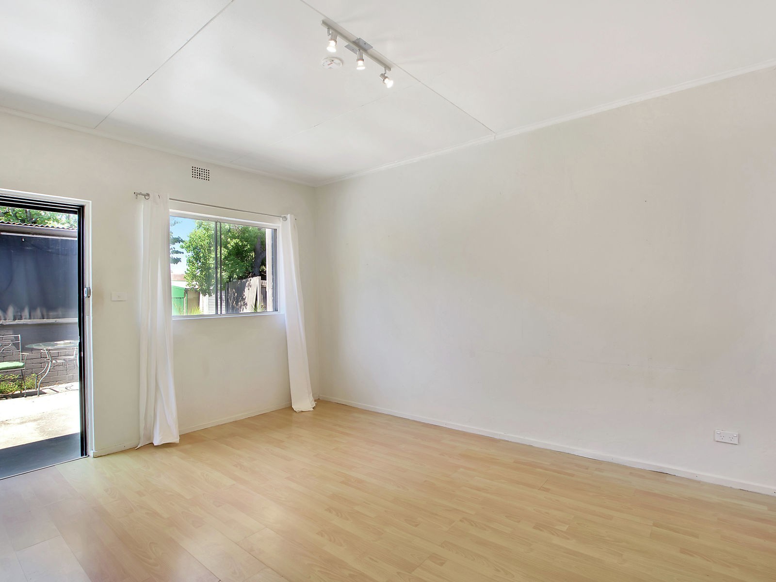 Photo #7: 2c Waite Avenue, Balmain - Sold by Coopers Agency