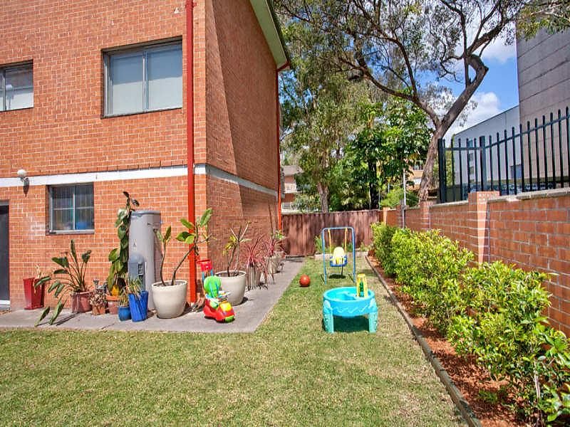 10/56 Sloane Street, Summer Hill Sold by Coopers Agency - image 1