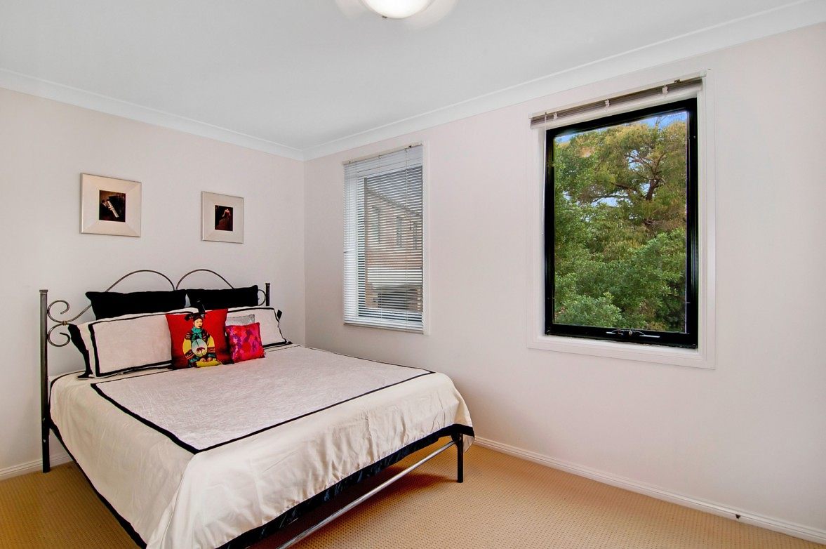 1/130 William Street, Leichhardt Sold by Coopers Agency - image 1