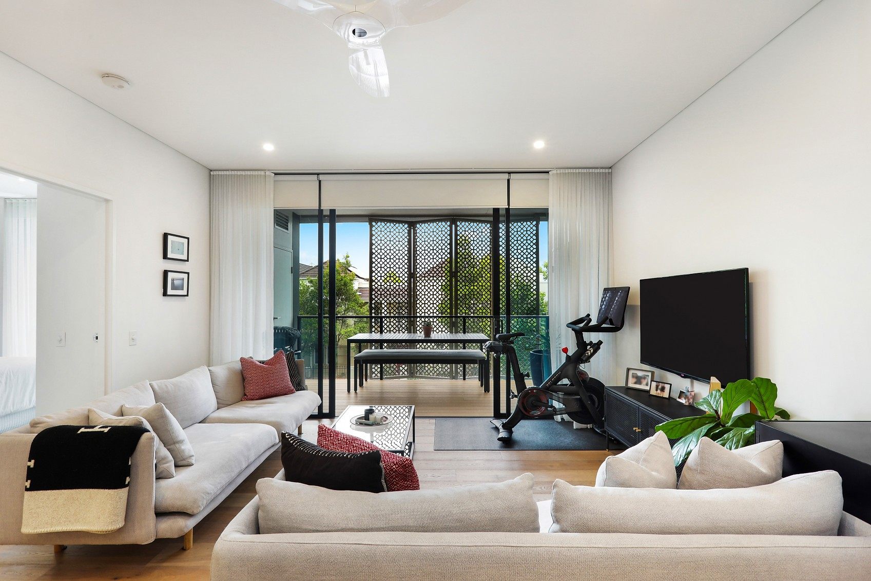 211/118 - 124 Terry Street, Rozelle Leased by Coopers Agency - image 1