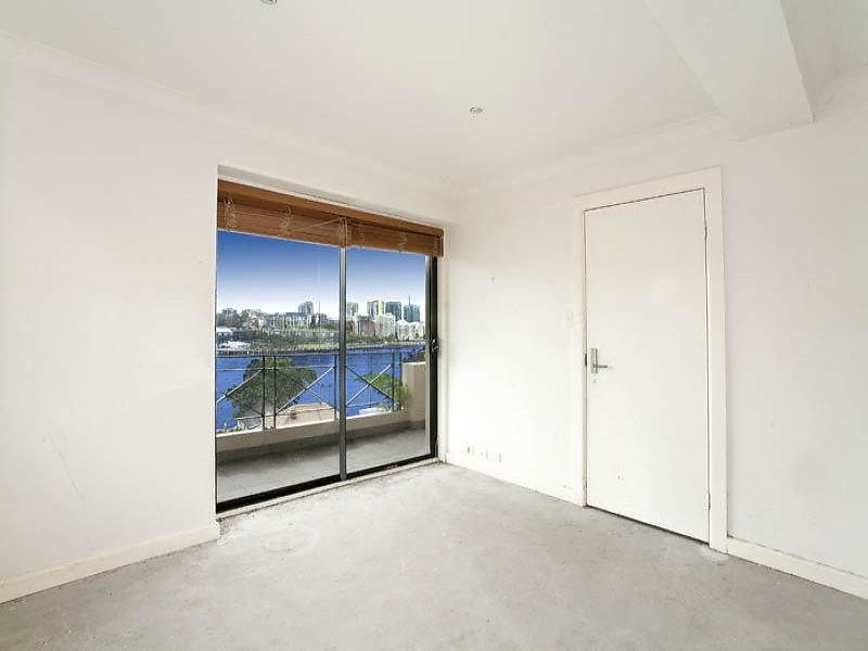 11/24A Pearson Street, Balmain East Sold by Coopers Agency - image 1